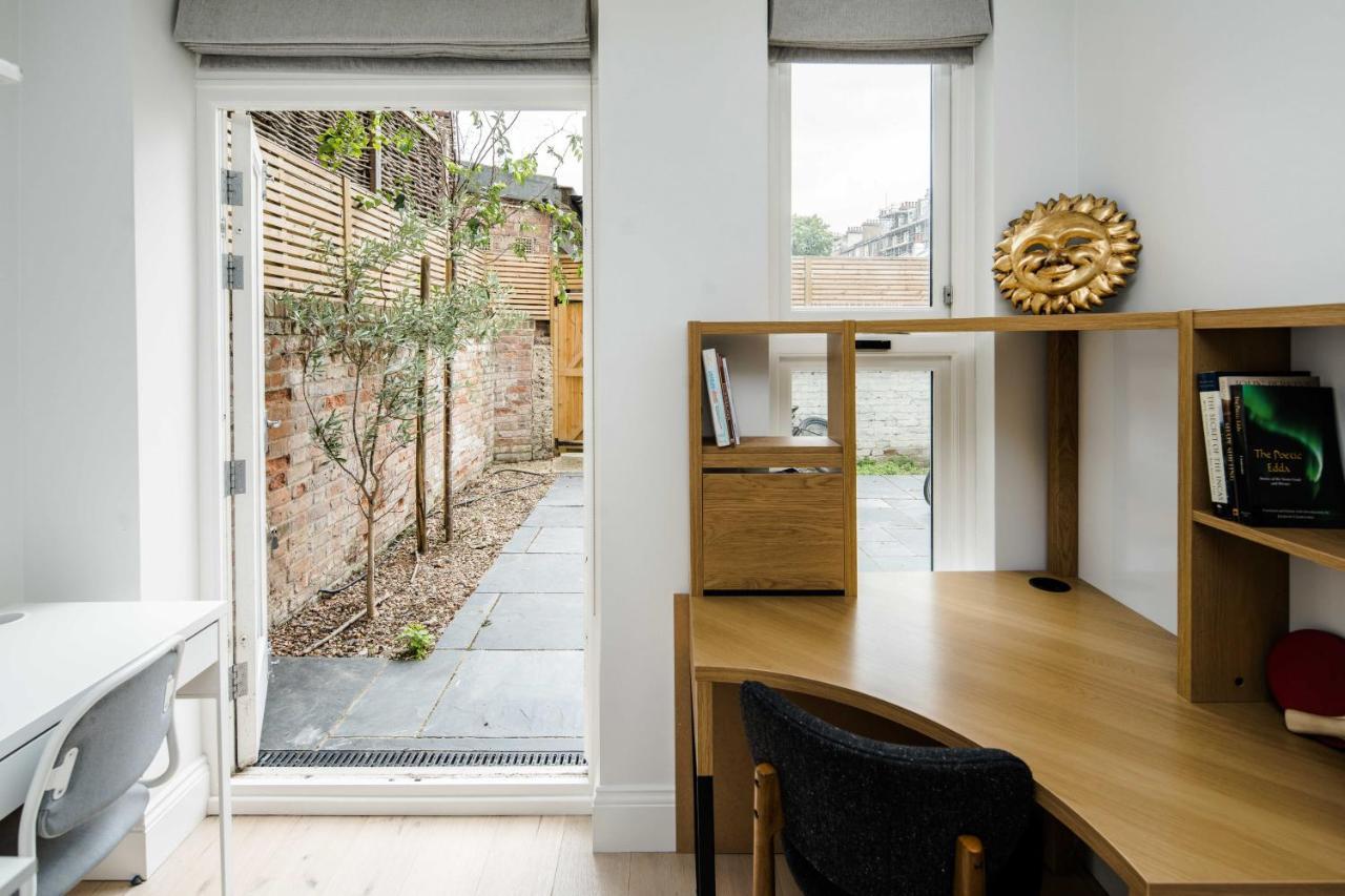 Stylish 2 Bedroom 2 Bathroom In Notting Hill Apartment